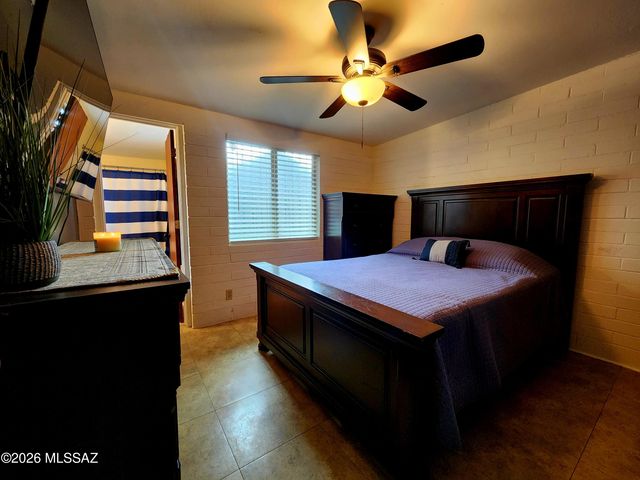 7477 E Desert Spring Drive, Tucson, AZ 85730