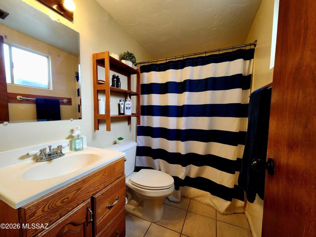 7477 E Desert Spring Drive, Tucson, AZ 85730