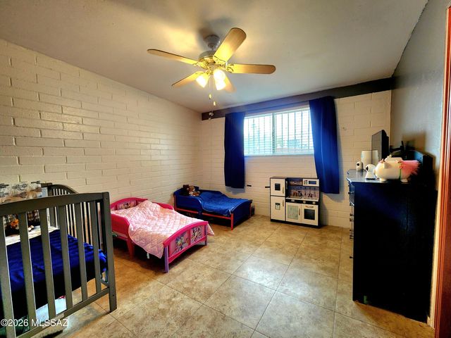 7477 E Desert Spring Drive, Tucson, AZ 85730