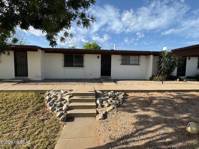 7477 E Desert Spring Drive, Tucson, AZ 85730