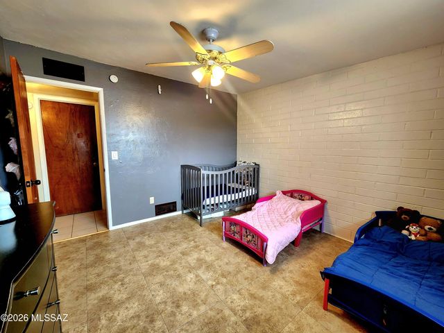 7477 E Desert Spring Drive, Tucson, AZ 85730