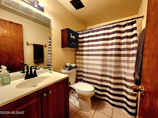 7477 E Desert Spring Drive, Tucson, AZ 85730