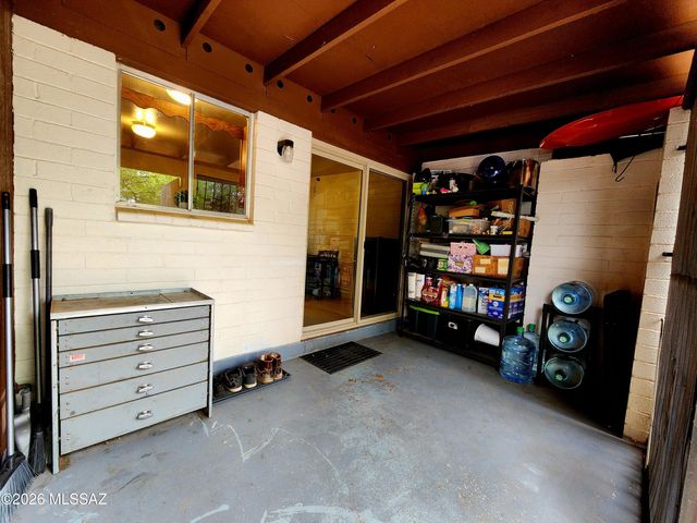 7477 E Desert Spring Drive, Tucson, AZ 85730