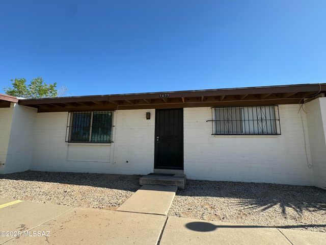 7477 E Desert Spring Drive, Tucson, AZ 85730