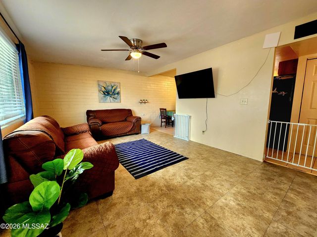7477 E Desert Spring Drive, Tucson, AZ 85730