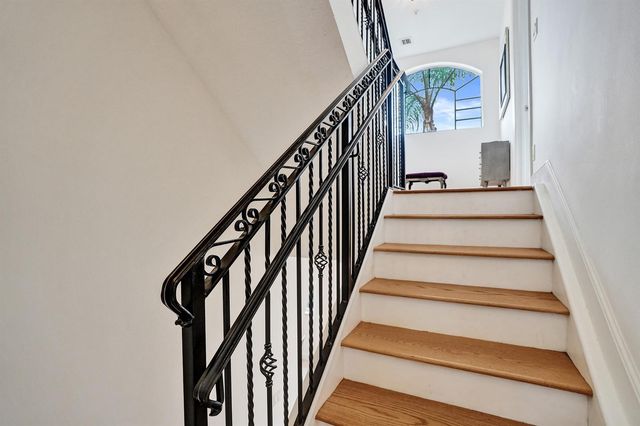 2610 NE 11th Court, Fort Lauderdale, FL 33304