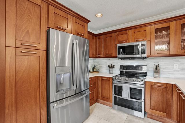 2610 NE 11th Court, Fort Lauderdale, FL 33304