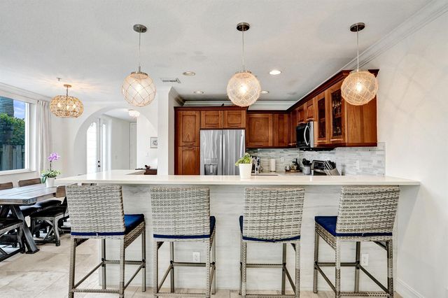 2610 NE 11th Court, Fort Lauderdale, FL 33304