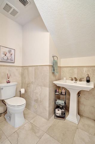 2610 NE 11th Court, Fort Lauderdale, FL 33304