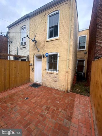 627 ACKER NE, Washington, DC 20002