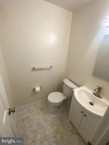 627 ACKER NE, Washington, DC 20002