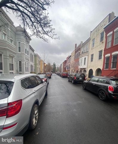 627 ACKER NE, Washington, DC 20002