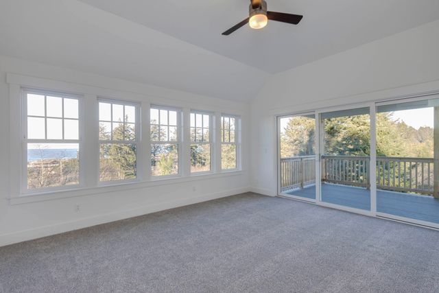 640 NE Lillian Lane, Depoe Bay, OR 97341