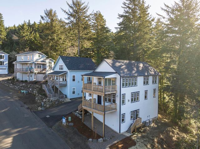 640 NE Lillian Lane, Depoe Bay, OR 97341