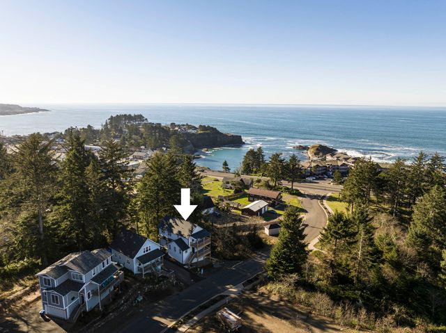 640 NE Lillian Lane, Depoe Bay, OR 97341