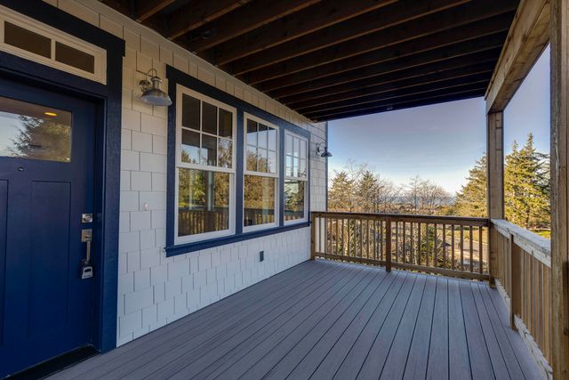 640 NE Lillian Lane, Depoe Bay, OR 97341