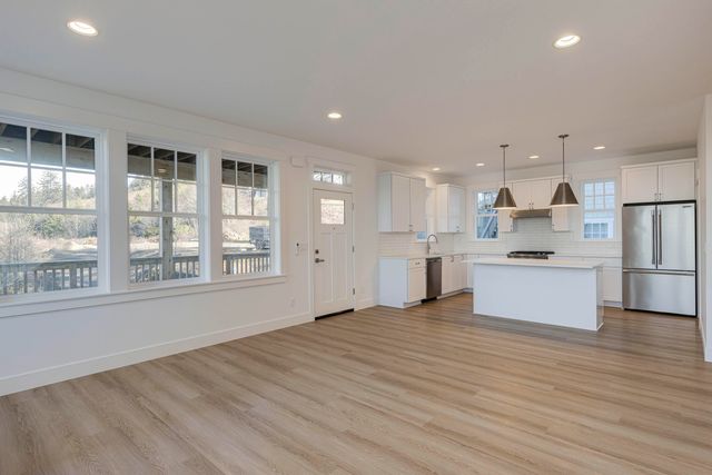 640 NE Lillian Lane, Depoe Bay, OR 97341