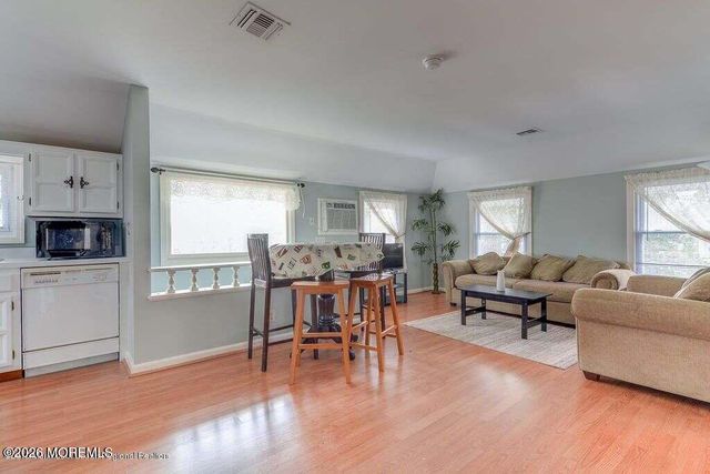 613 Beacon Boulevard Garage Apt., Sea Girt, NJ 08750