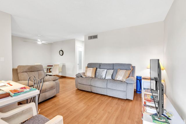 5300 Washington Street Apt D306, Hollywood, FL 33021