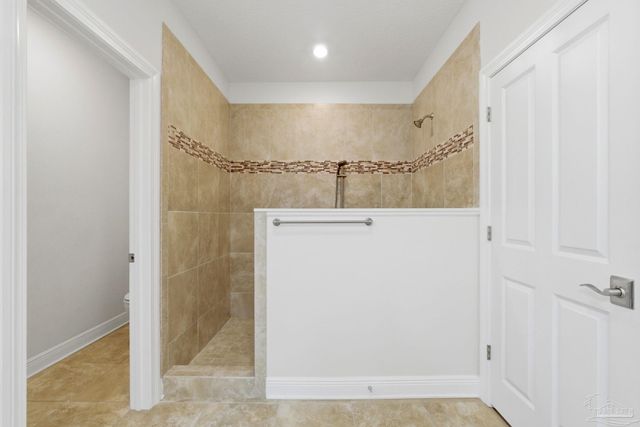 8016 Majestic Cypress Dr, Milton, FL 32583