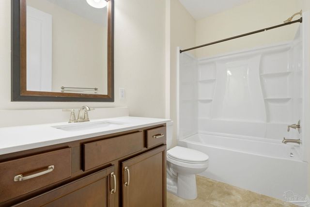 8016 Majestic Cypress Dr, Milton, FL 32583
