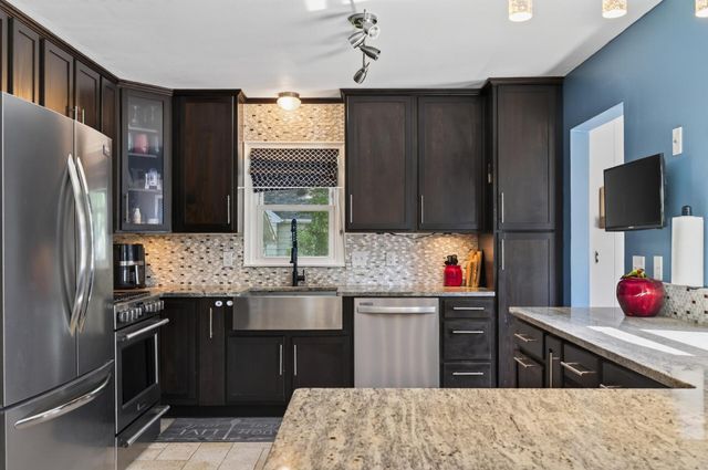 1805 42nd Avenue NE, Columbia Heights, MN 55421