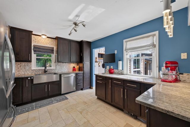 1805 42nd Avenue NE, Columbia Heights, MN 55421