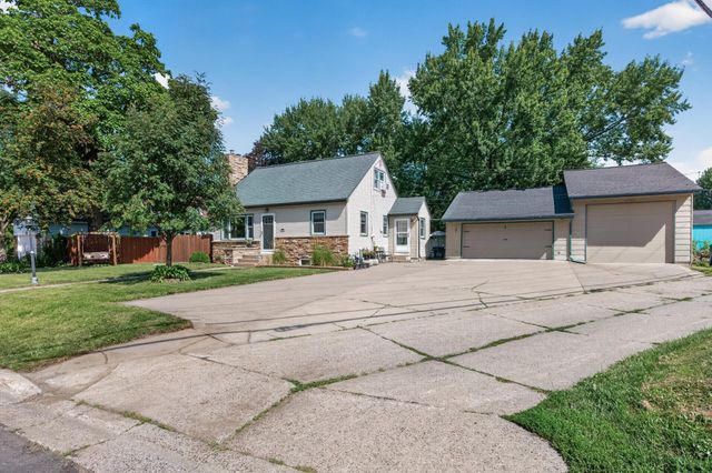 1805 42nd Avenue NE, Columbia Heights, MN 55421
