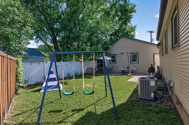 1805 42nd Avenue NE, Columbia Heights, MN 55421