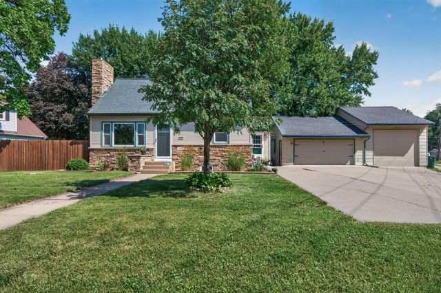 1805 42nd Avenue NE, Columbia Heights, MN 55421