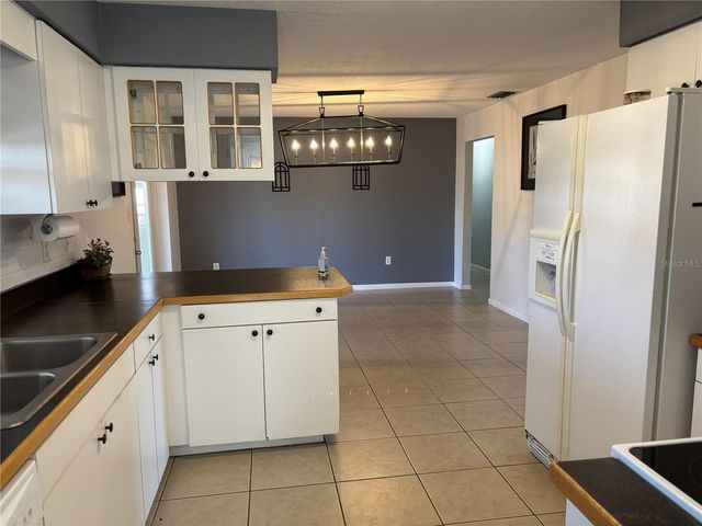 6106 LAWNCREST PLACE, Dover, FL 33527