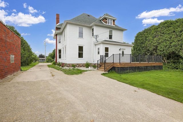 205 W MAIN STREET, Weyauwega, WI 54983