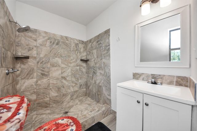 172 Road 5122, Cleveland, TX 77327