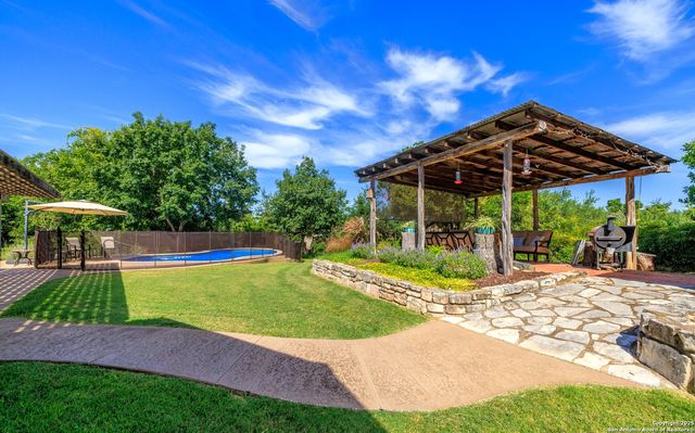 3936 S State HWY 16, Fredericksburg, TX 78624