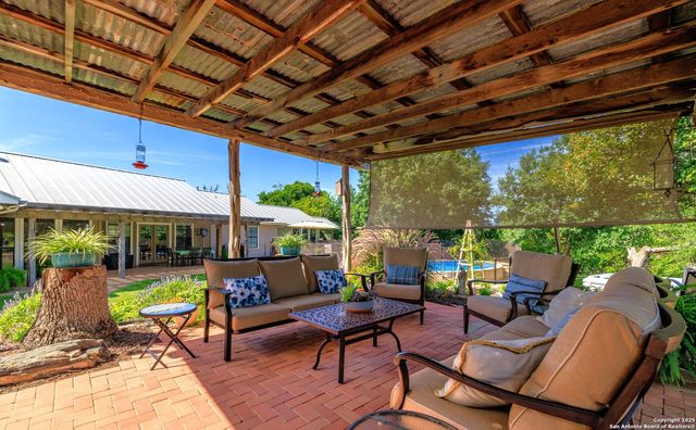 3936 S State HWY 16, Fredericksburg, TX 78624