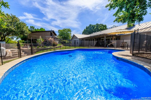 3936 S State HWY 16, Fredericksburg, TX 78624