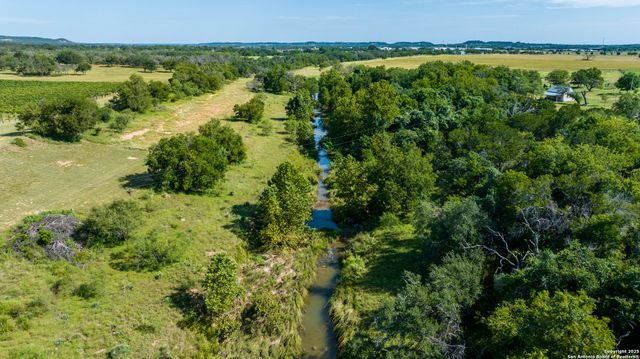 3936 S State HWY 16, Fredericksburg, TX 78624