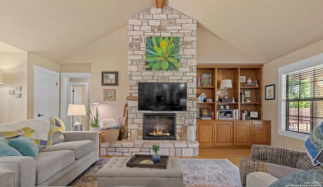 3936 S State HWY 16, Fredericksburg, TX 78624