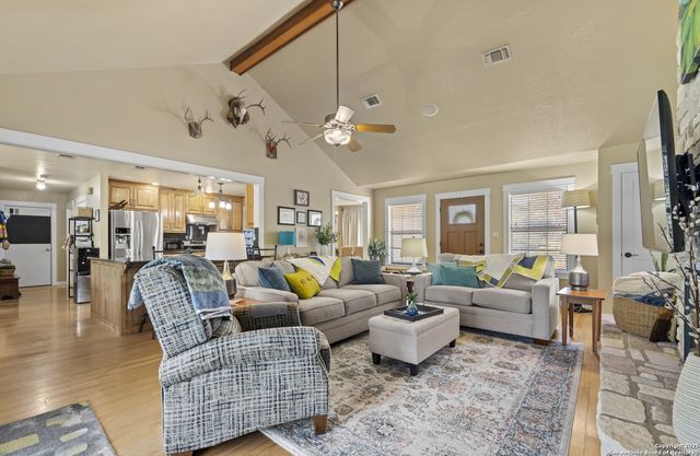 3936 S State HWY 16, Fredericksburg, TX 78624