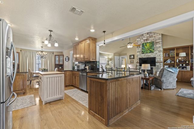 3936 S State HWY 16, Fredericksburg, TX 78624