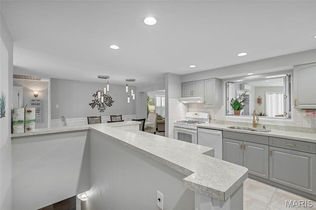 839 Meadow Acres Lane, Mehlville, MO 63125