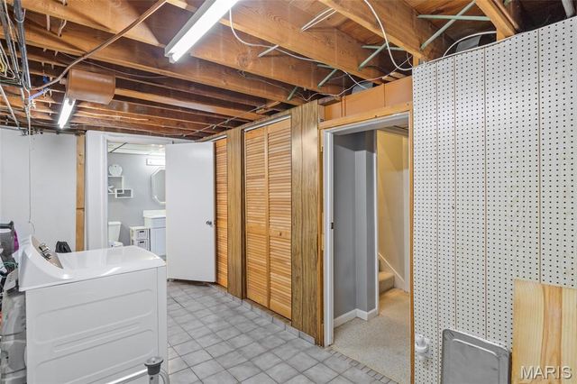 839 Meadow Acres Lane, Mehlville, MO 63125