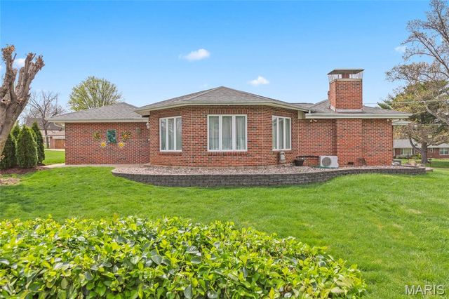 839 Meadow Acres Lane, Mehlville, MO 63125