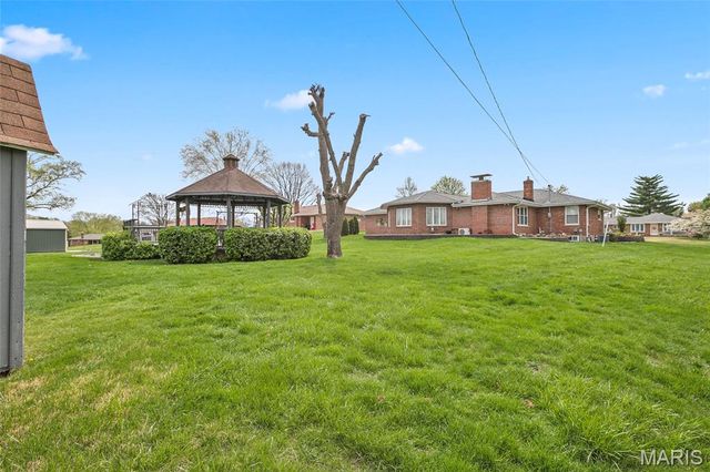 839 Meadow Acres Lane, Mehlville, MO 63125