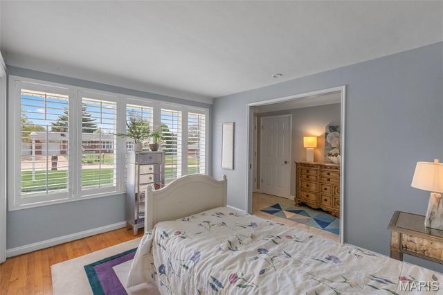 839 Meadow Acres Lane, Mehlville, MO 63125