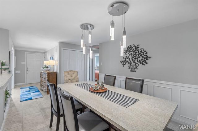 839 Meadow Acres Lane, Mehlville, MO 63125