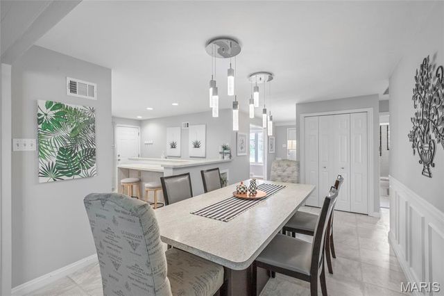 839 Meadow Acres Lane, Mehlville, MO 63125