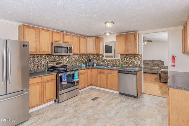 9945 Highway 11w, Mooresburg, TN 37811