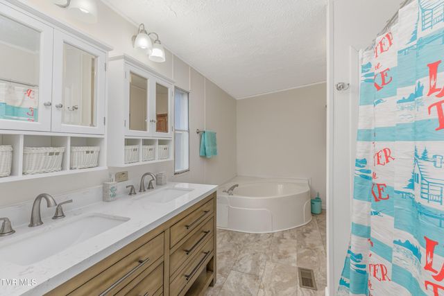 9945 Highway 11w, Mooresburg, TN 37811