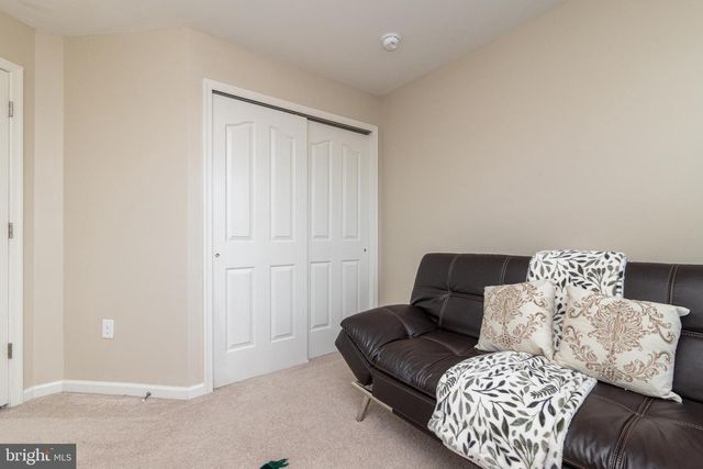 46 CREEKSIDE WAY, Burlington, NJ 08016